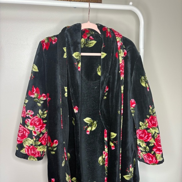 Vintage Noire Jasmine Rose Plush Floral Black Women's Robe M - Picture 2 of 7